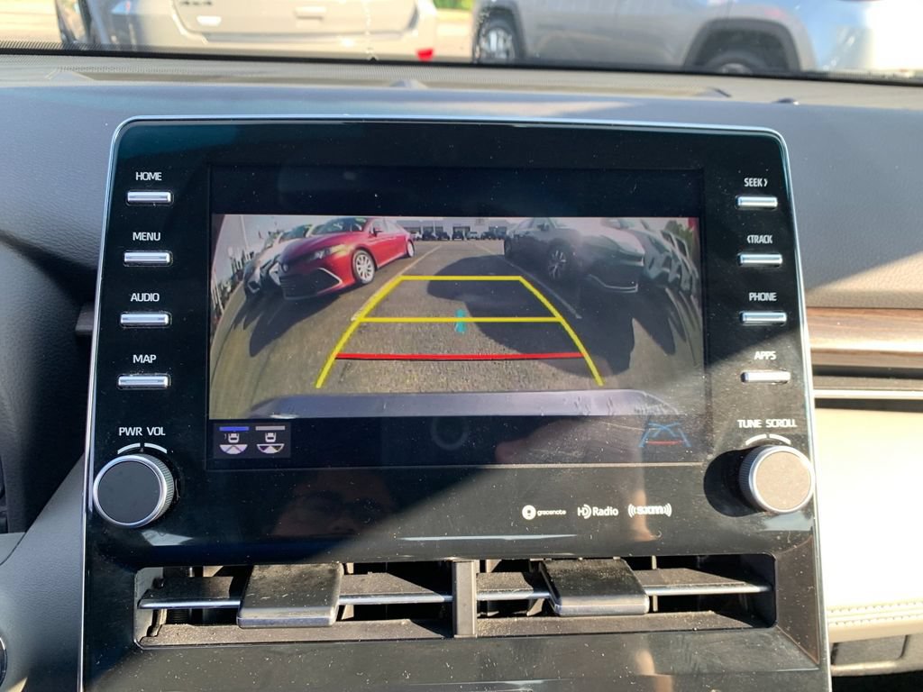 Used 2021 Toyota Avalon XLE w/ Moonroof Package FWD image 22