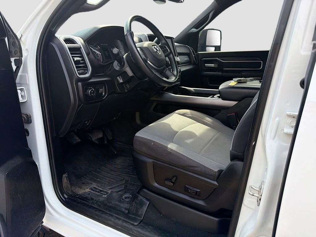 Used 2024 RAM 2500 Big Horn AWD/4WD image 24