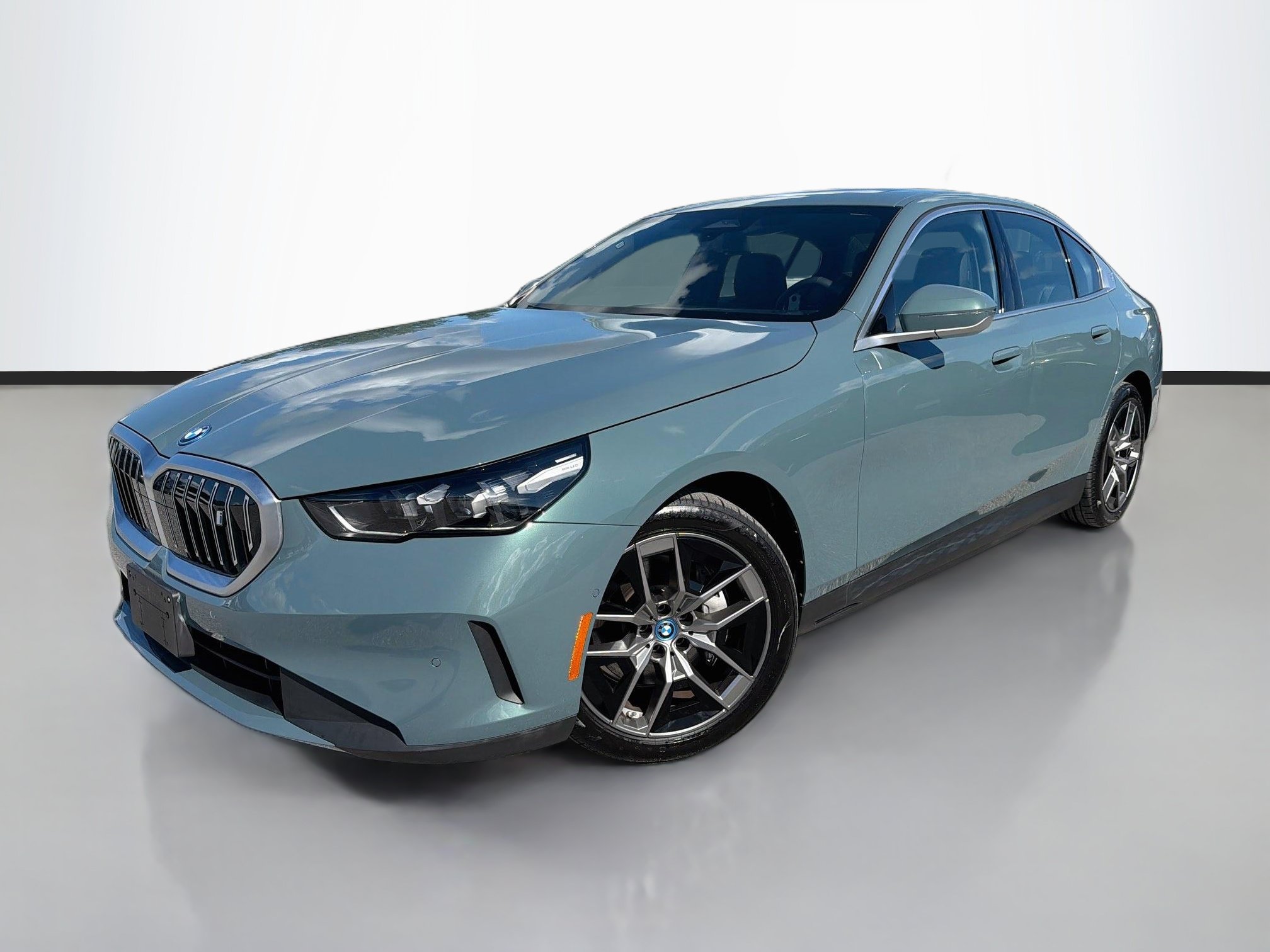 Used 2025 BMW i5 xDrive40 AWD/4WD image 1