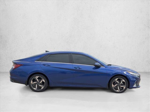 Used 2023 Hyundai Elantra Limited image 4