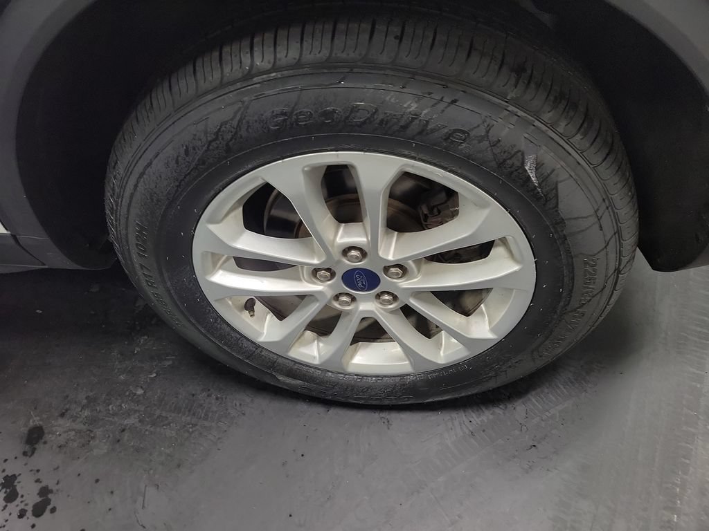 Used 2022 Ford Escape SE FWD image 10