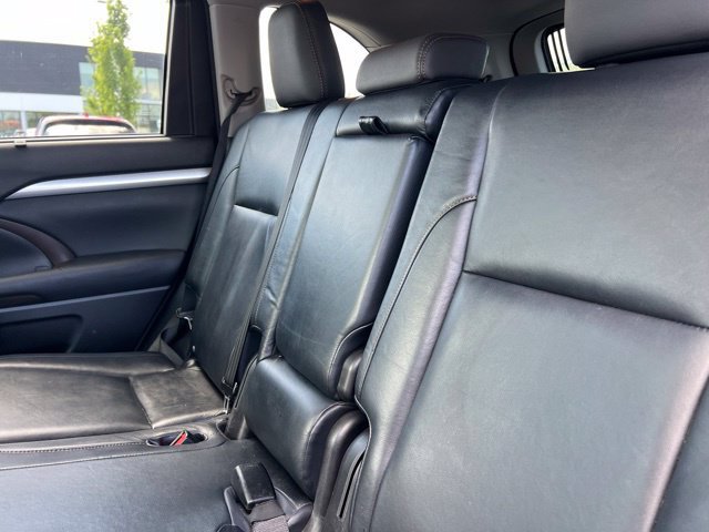 Used 2014 Toyota Highlander XLE AWD/4WD image 31