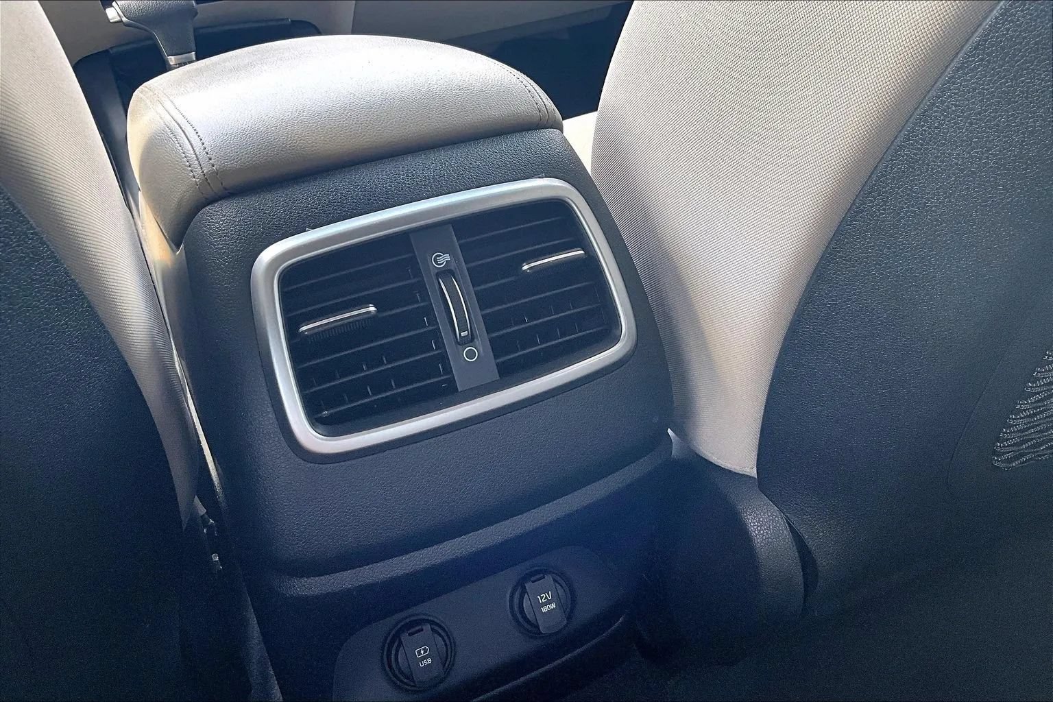 Used 2020 Kia Sorento LX FWD image 24