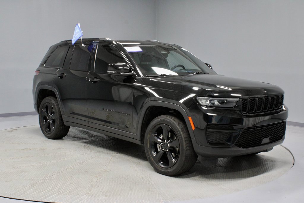Used 2022 Jeep Grand Cherokee Altitude