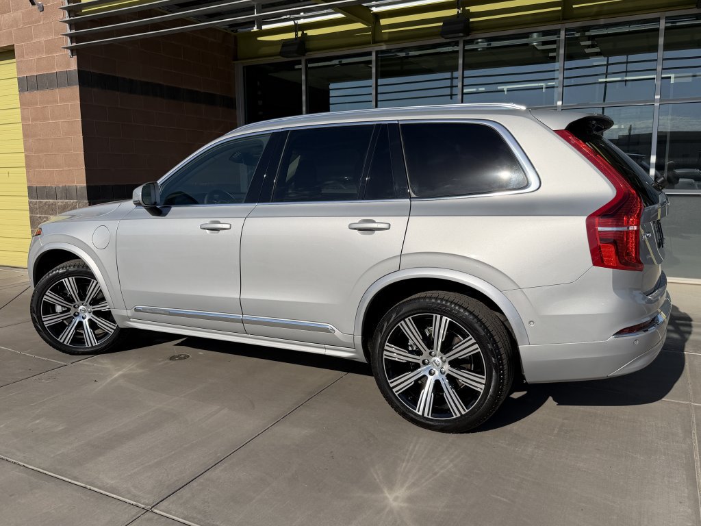 Used 2024 Volvo XC90 T8 Plus w/ Protection Package Premier AWD/4WD image 5