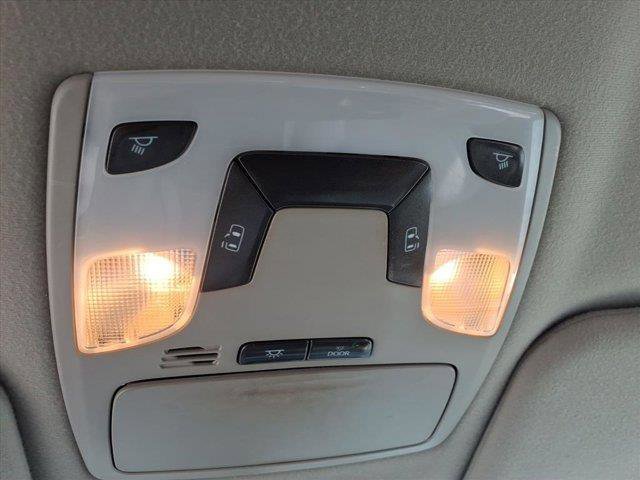 Used 2013 Toyota Sienna LE w/ Towing Pkg image 28