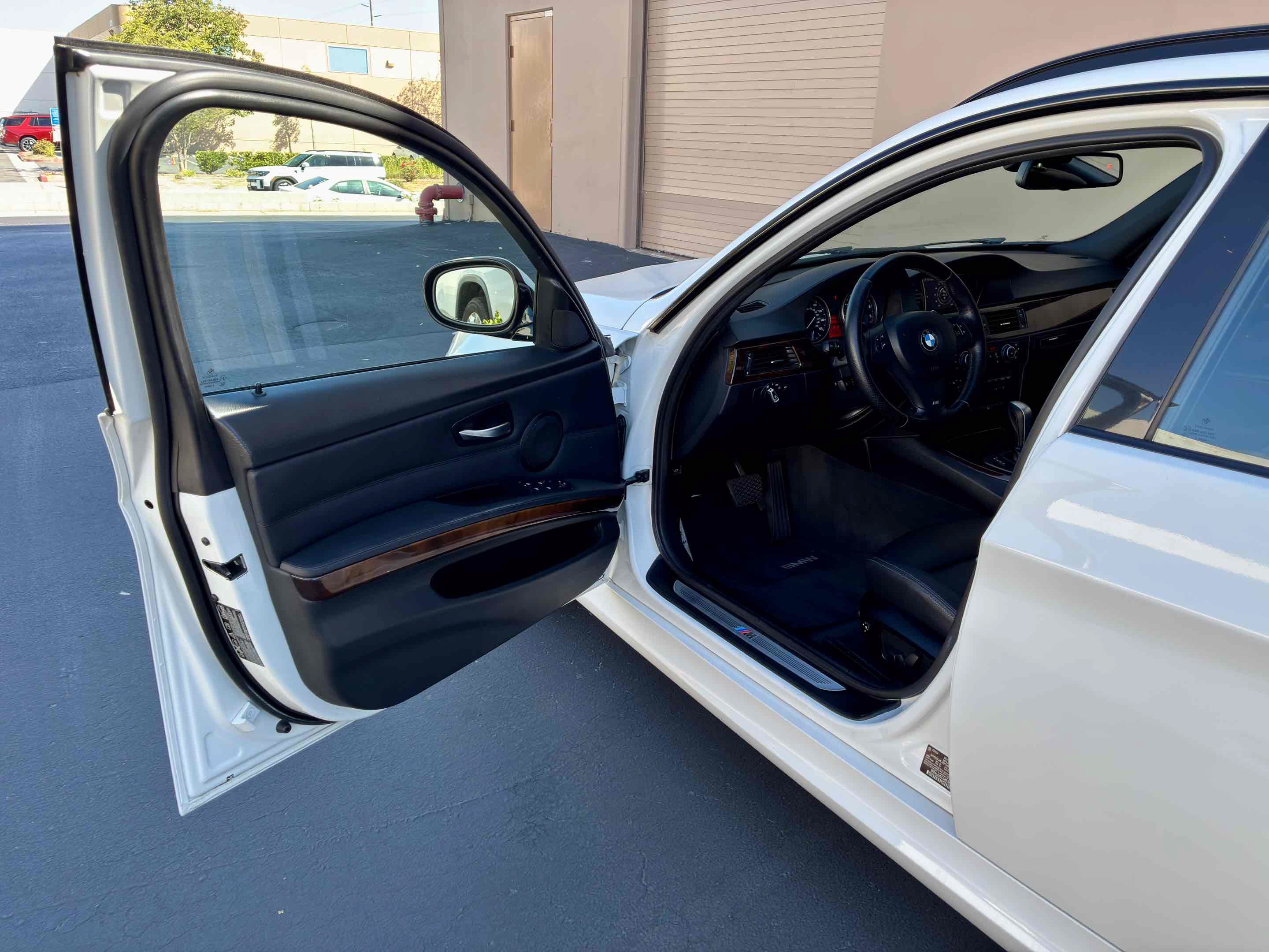 Used 2011 BMW 328i xDrive Wagon AWD/4WD image 38