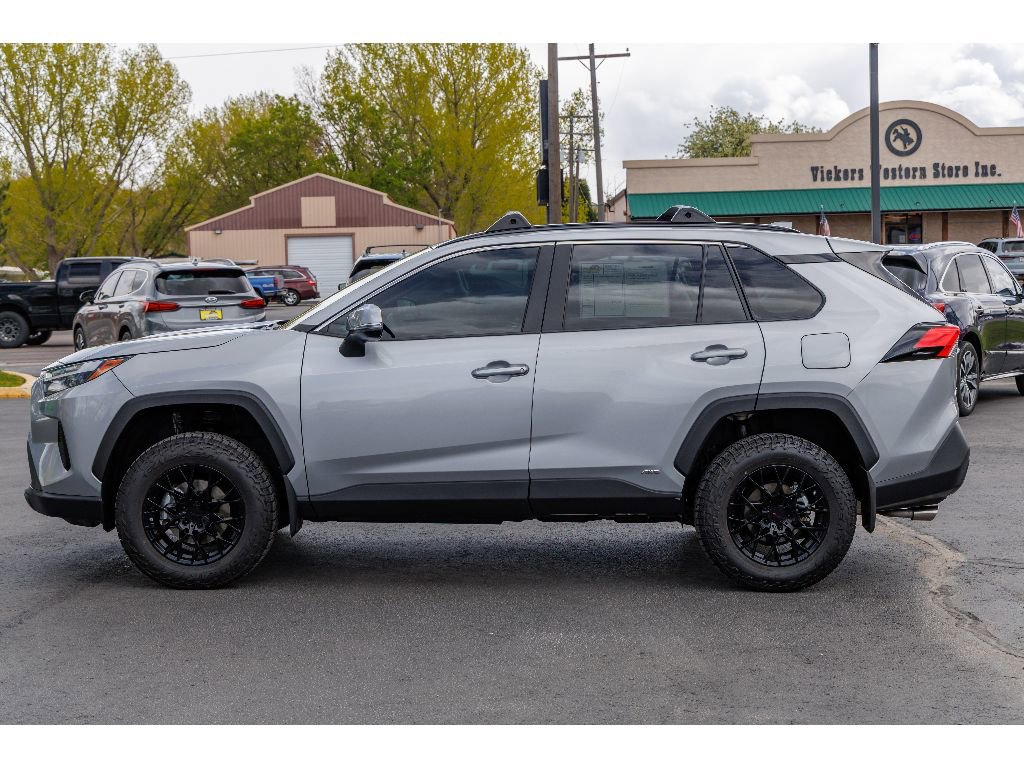 Used 2024 Toyota RAV4 LE AWD/4WD image 6