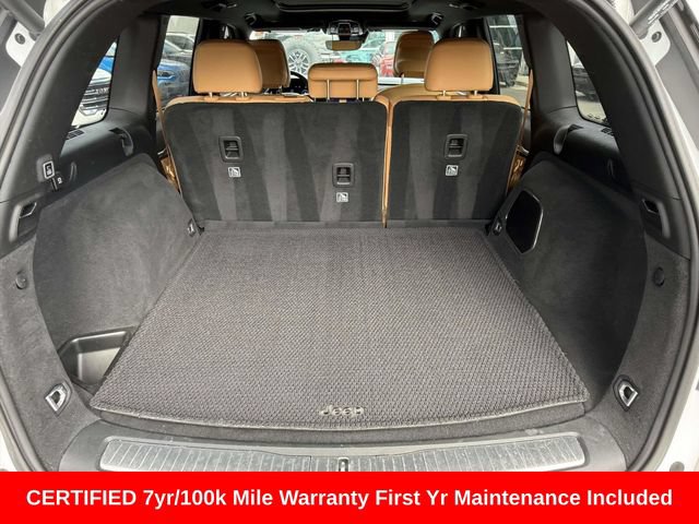 Used 2023 Jeep Grand Cherokee Summit AWD/4WD image 12