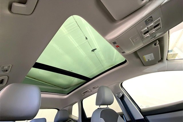 Certified 2023 Volkswagen Taos SE w/ Panoramic Sunroof Package image 22