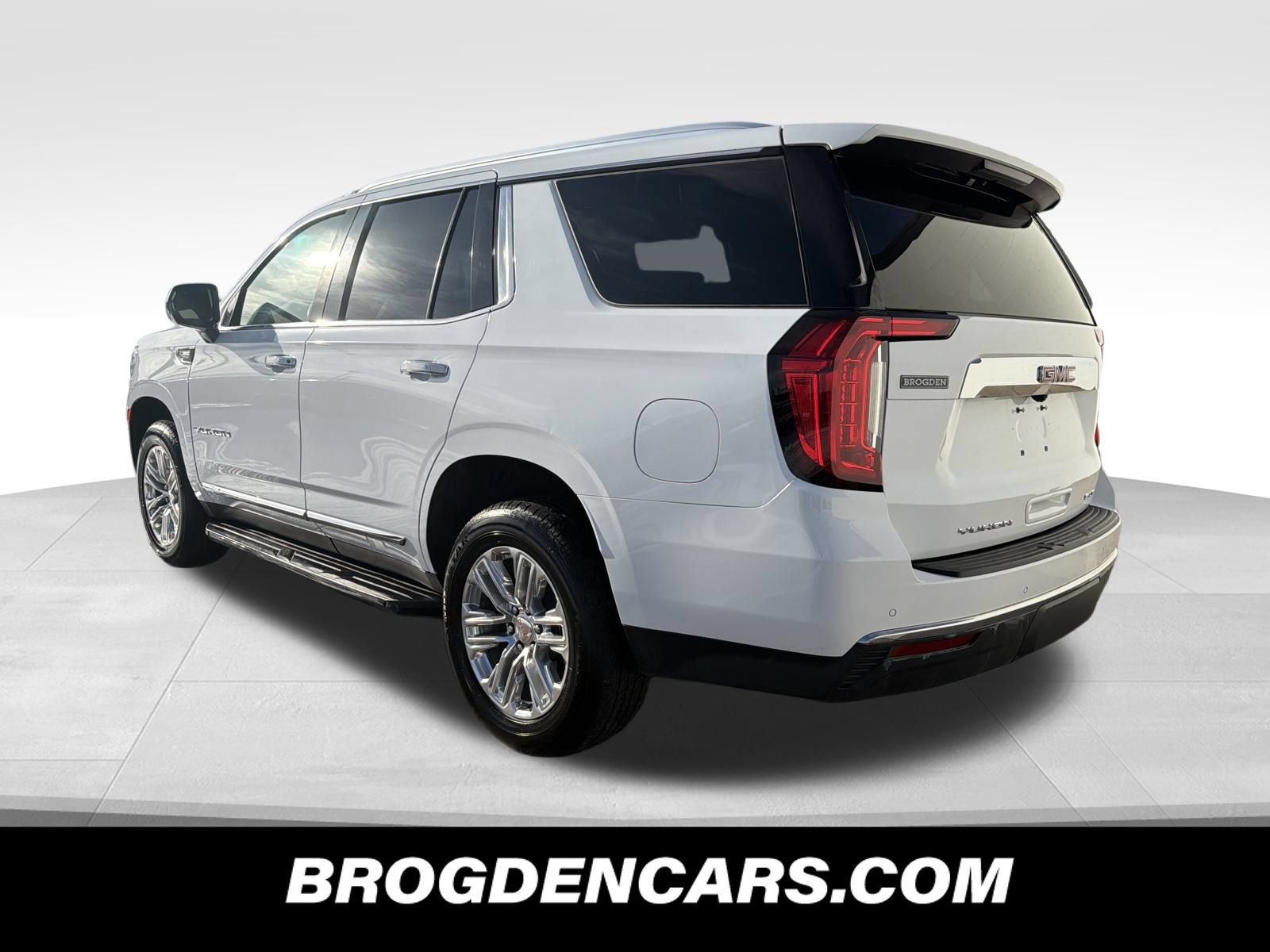 Used 2024 GMC Yukon SLT AWD/4WD image 6