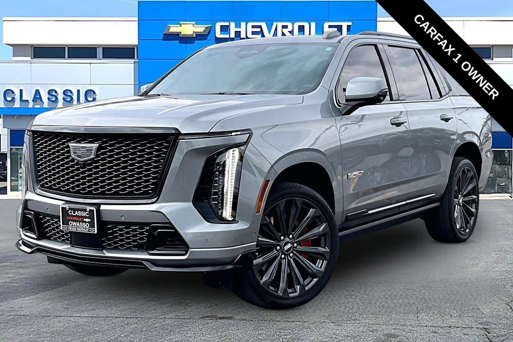 Used 2025 Cadillac Escalade V AWD/4WD image 2