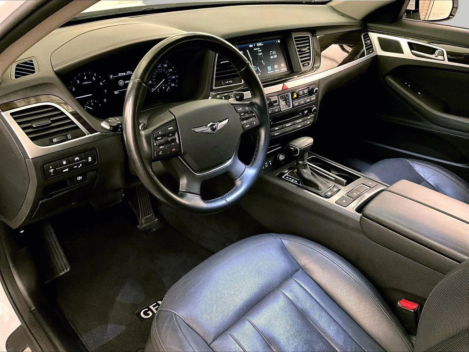 Used 2018 Genesis G80 3.8 AWD/4WD image 12