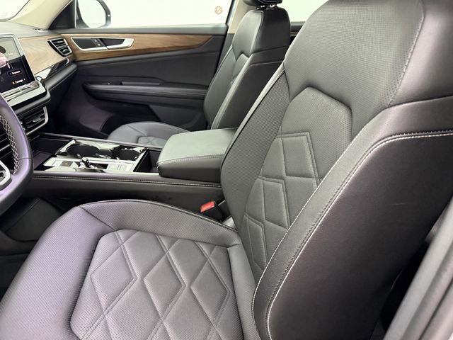 Used 2025 Volkswagen Atlas SE FWD image 25