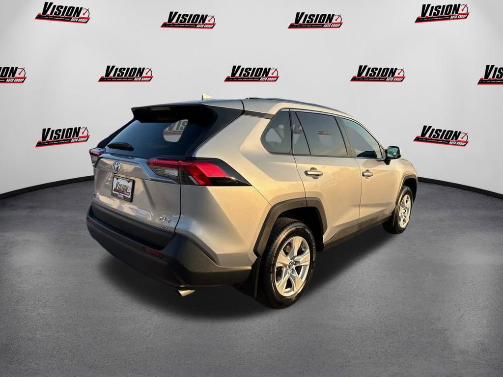 Used 2019 Toyota RAV4 XLE image 5