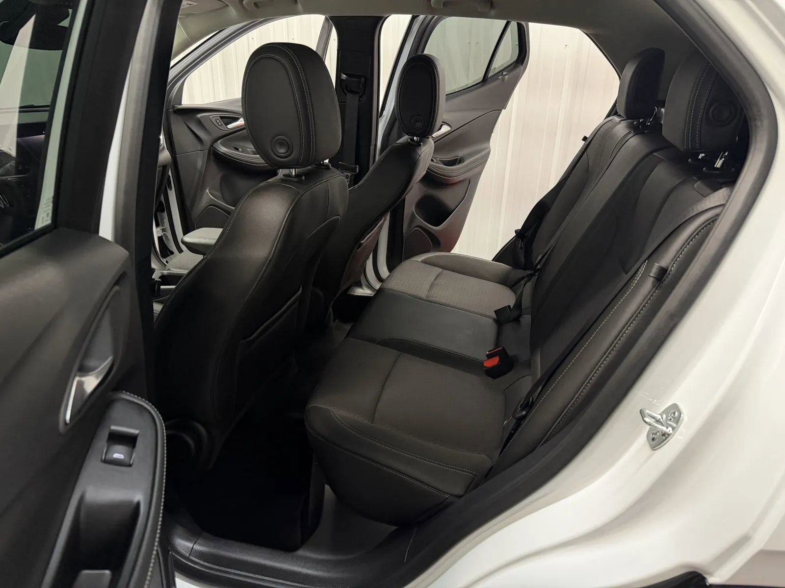 Used 2025 Buick Encore GX Preferred image 39