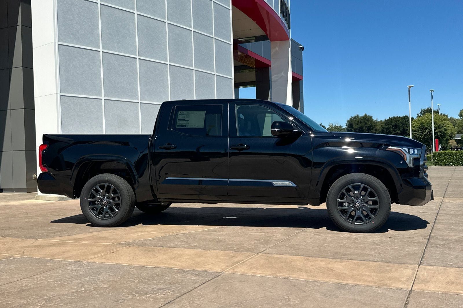 New 2026 Toyota Tundra Platinum AWD/4WD video 3