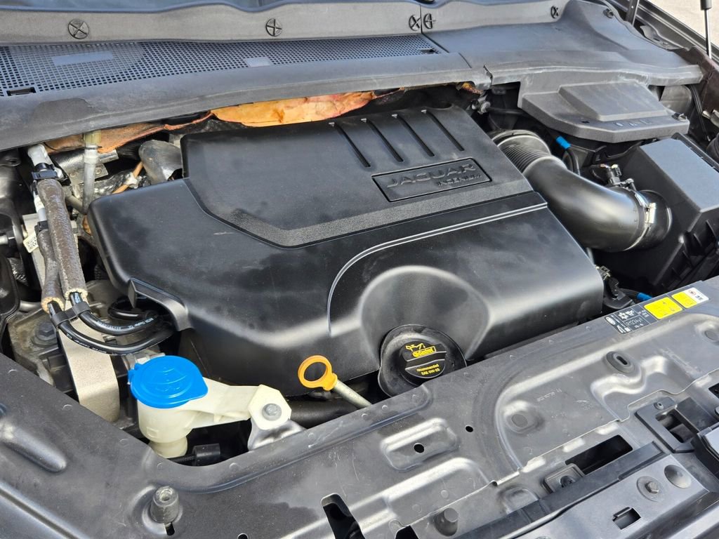 Used 2020 Jaguar E-PACE R-Dynamic S image 17