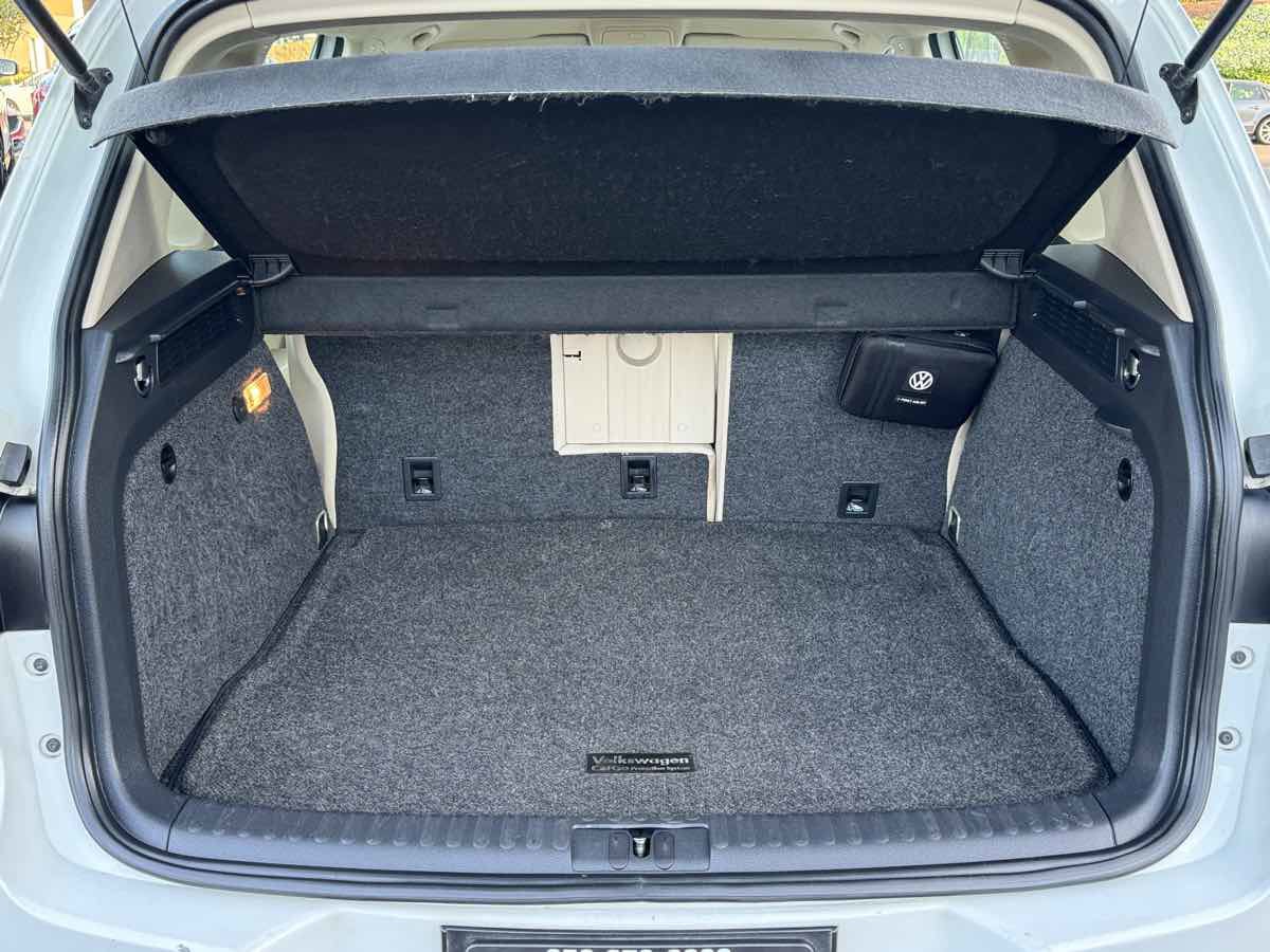 Used 2017 Volkswagen Tiguan S image 9