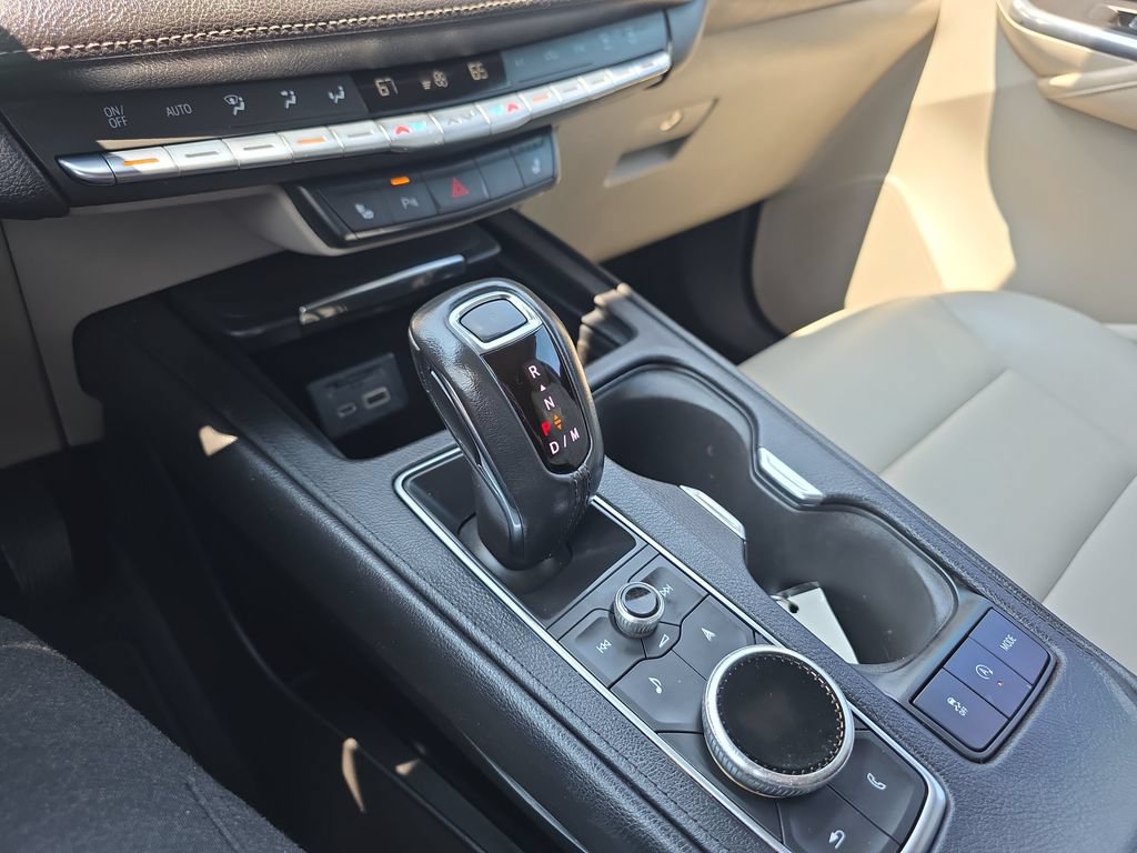 Used 2019 Cadillac XT4 Luxury w/ Cold Weather Package AWD/4WD image 35