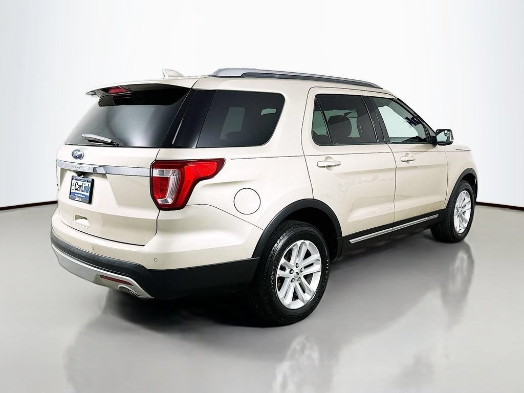Used 2017 Ford Explorer XLT FWD image 8