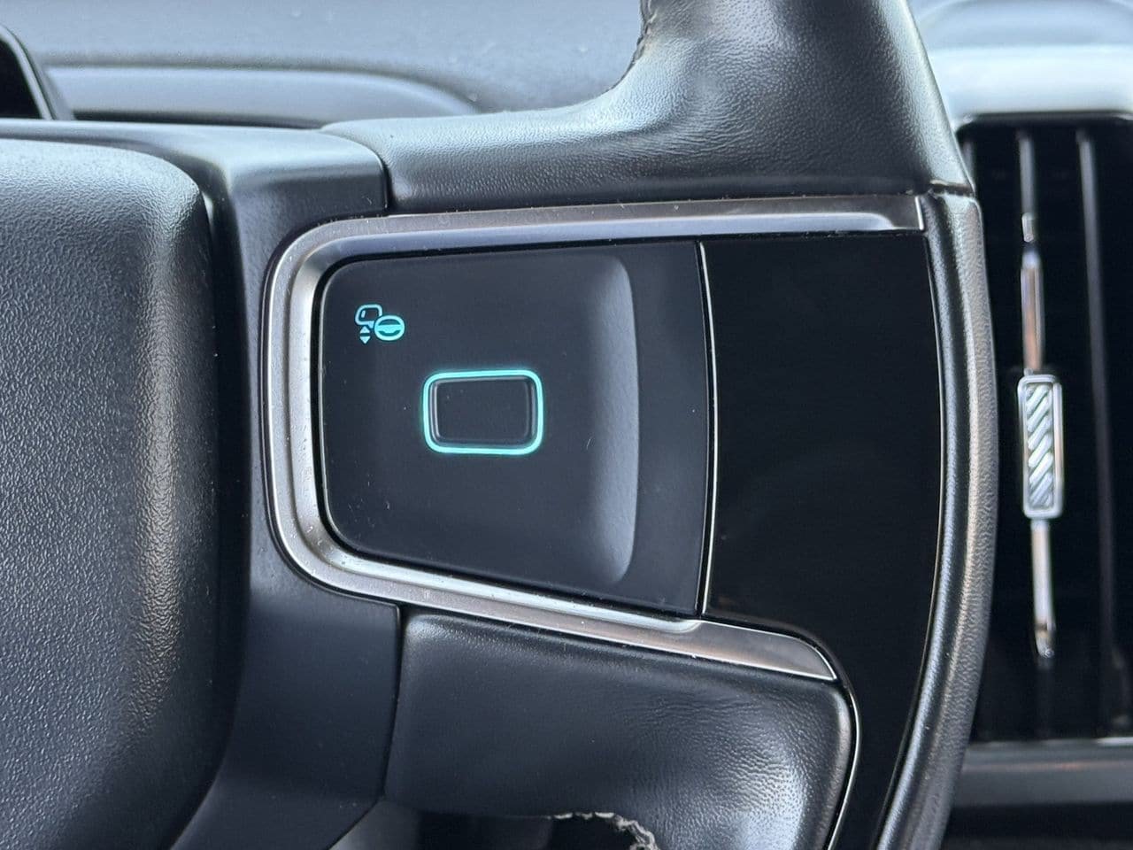 Used 2025 Ford Expedition Tremor AWD/4WD image 13