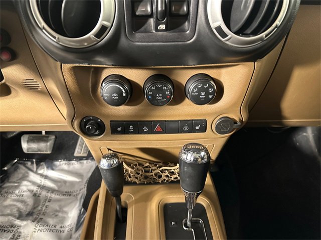 Used 2014 Jeep Wrangler Unlimited Rubicon w/ Dual Top Group image 29