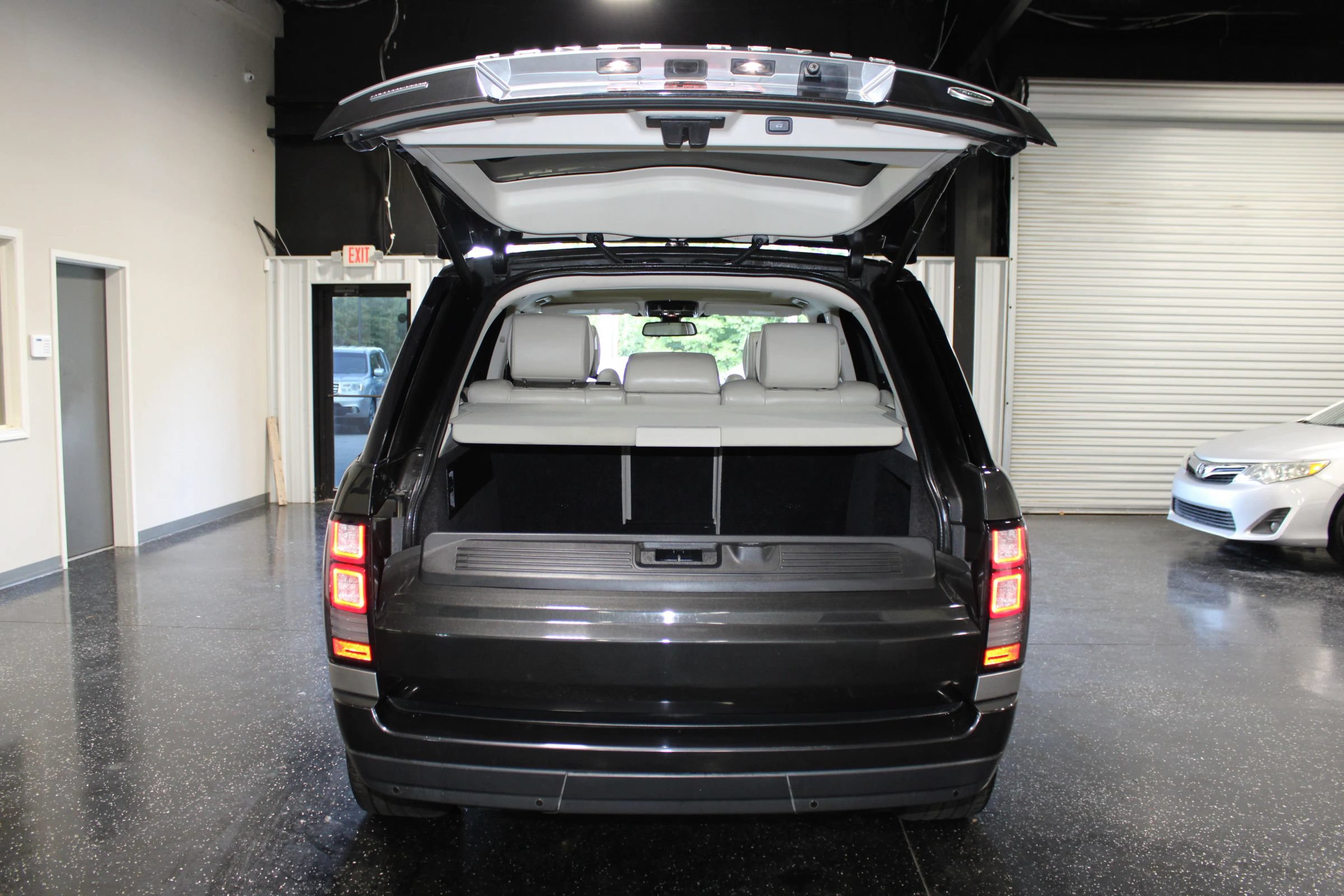 Used 2014 Land Rover Range Rover Supercharged AWD/4WD image 46
