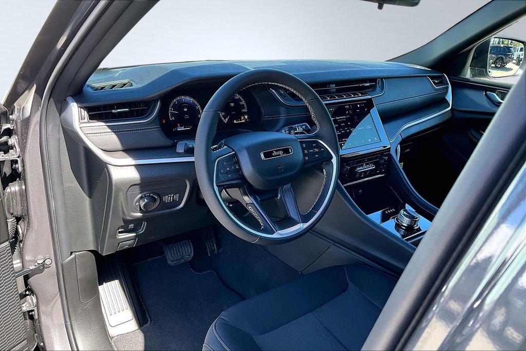 New 2026 Jeep Grand Cherokee Laredo X AWD/4WD image 4
