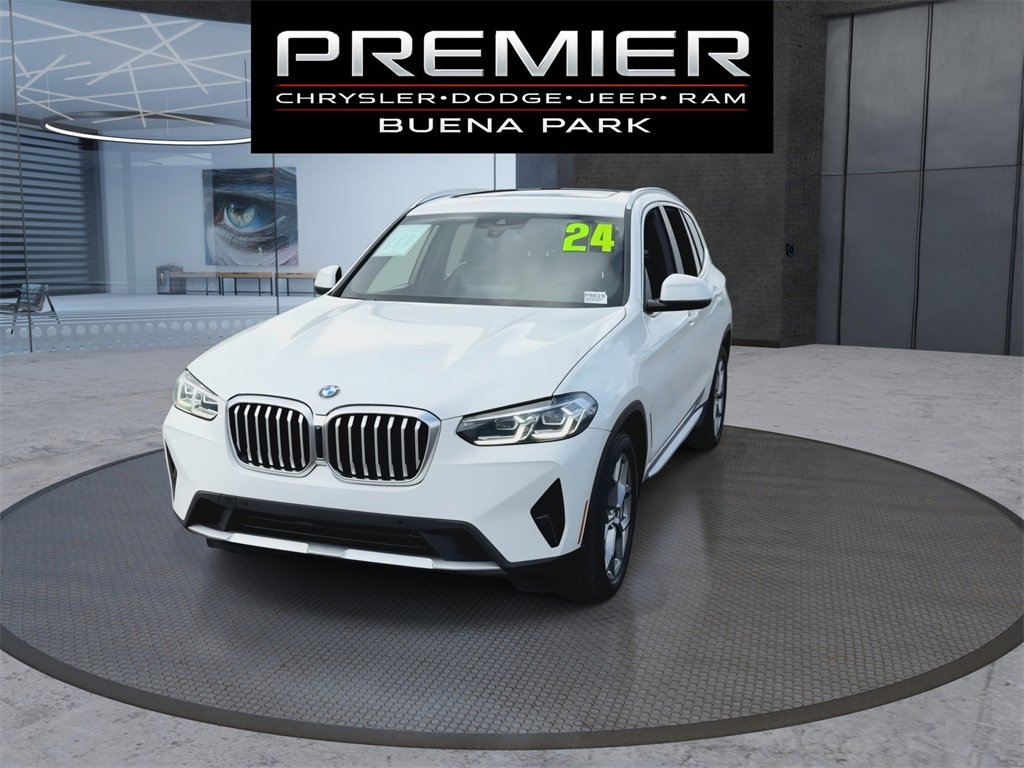 Used 2024 BMW X3 xDrive30i w/ Premium Essential Package image 3