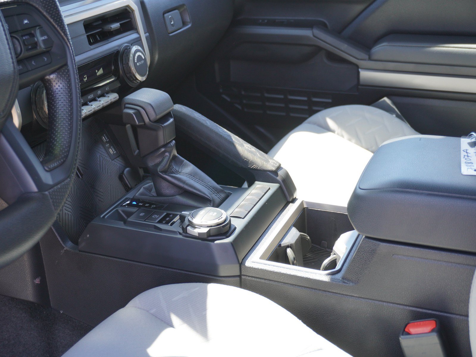 Used 2025 Toyota Tacoma SR5 AWD/4WD image 21