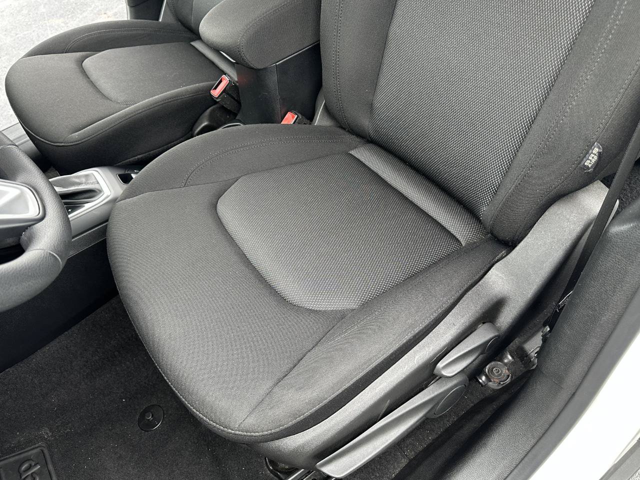 Used 2019 Jeep Renegade Sport AWD/4WD image 27