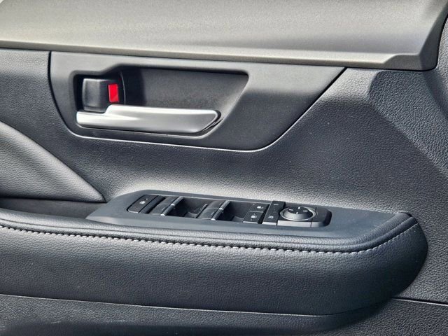 Used 2025 Toyota Grand Highlander AWD image 13