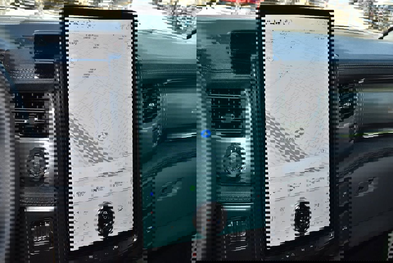 Certified 2025 Ford F150 Lightning Flash image 27