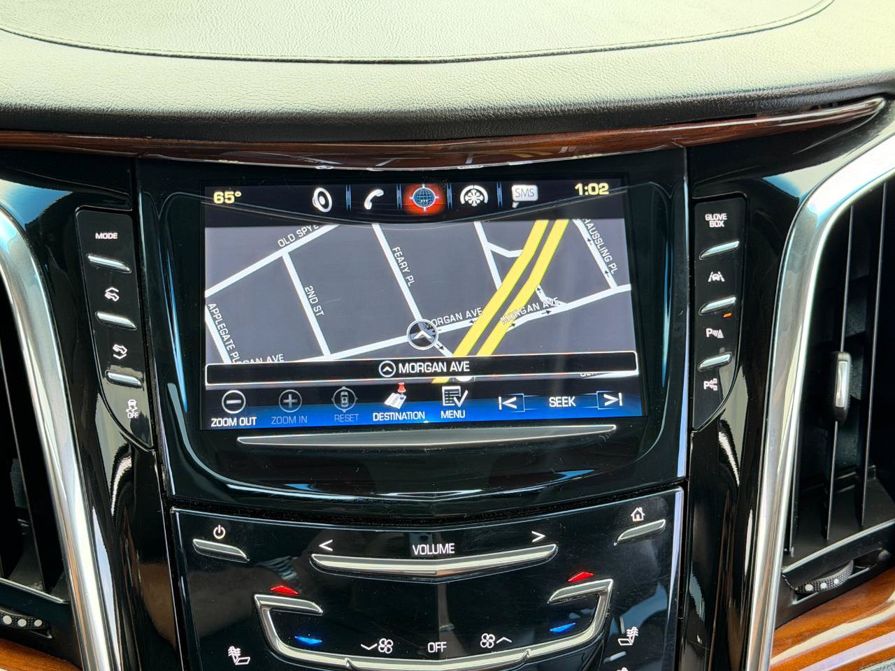 Used 2017 Cadillac Escalade Luxury AWD/4WD image 25