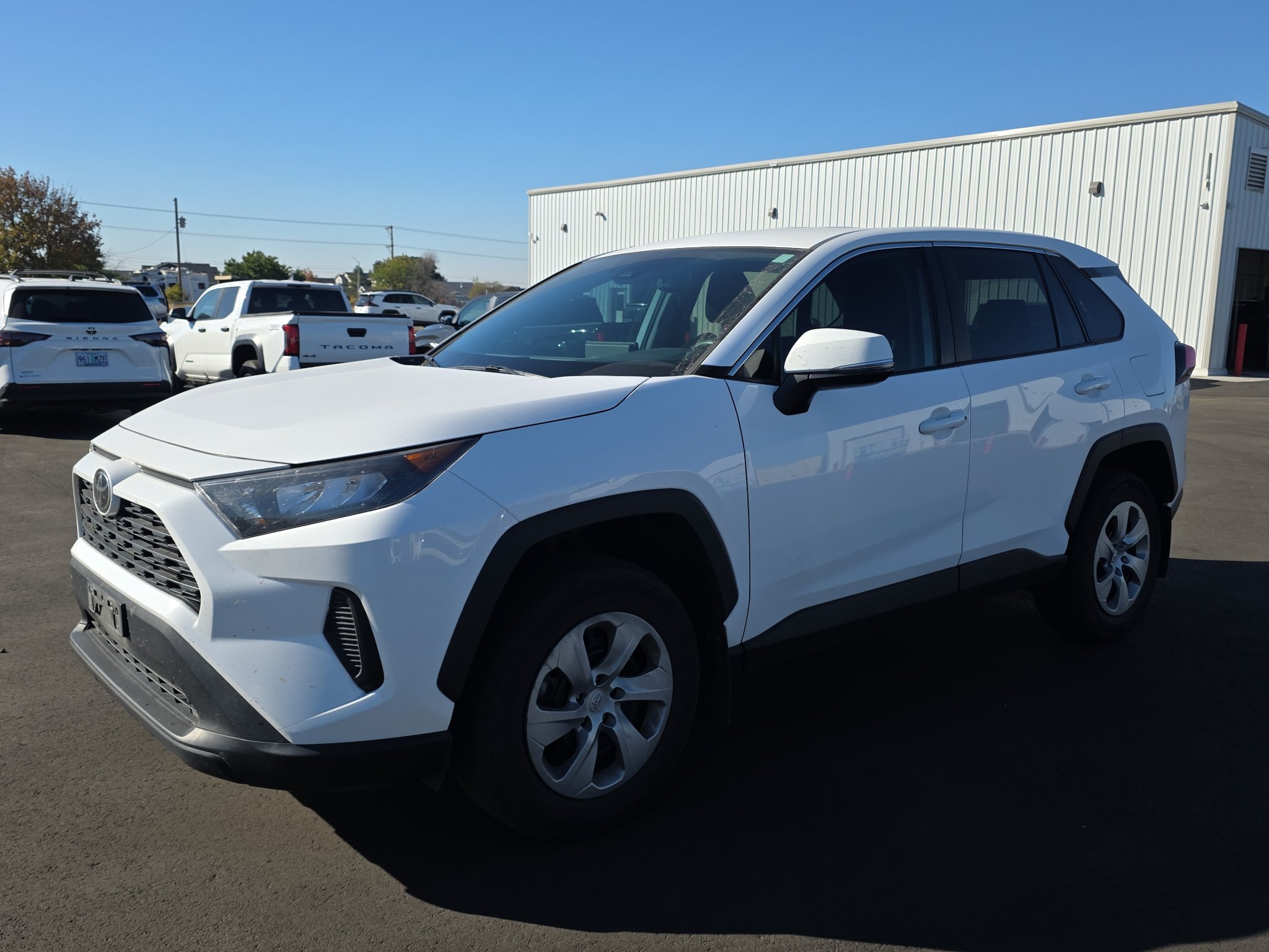 Certified 2022 Toyota RAV4 LE AWD/4WD image 3