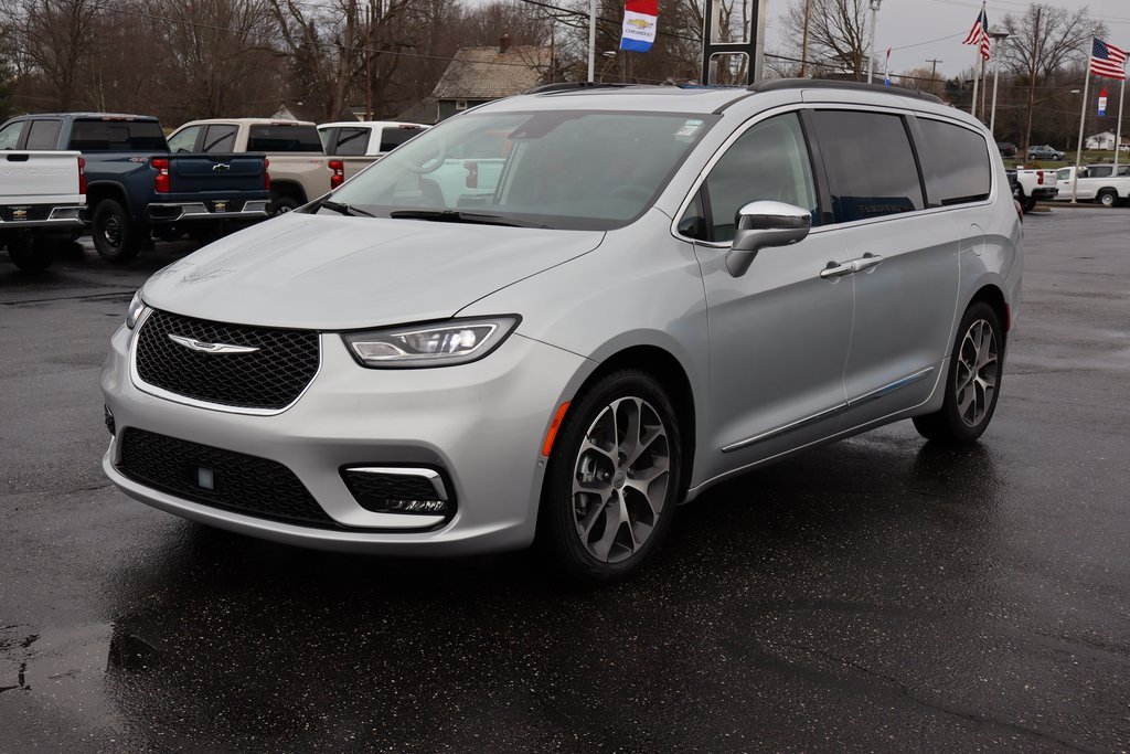 Used 2022 Chrysler Pacifica Limited image 44