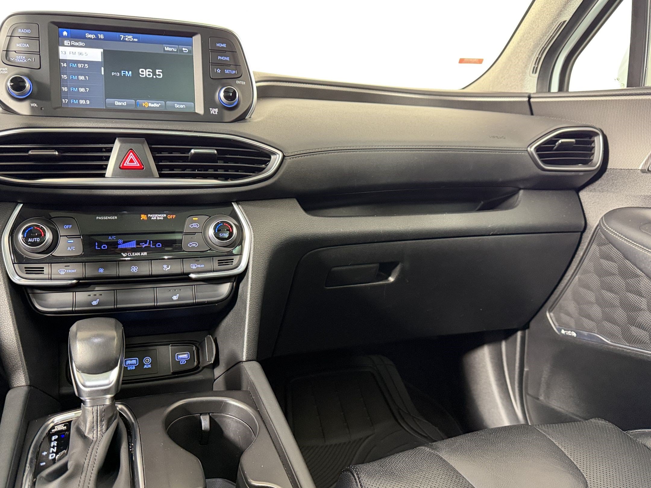 Used 2019 Hyundai Santa Fe Limited FWD image 29