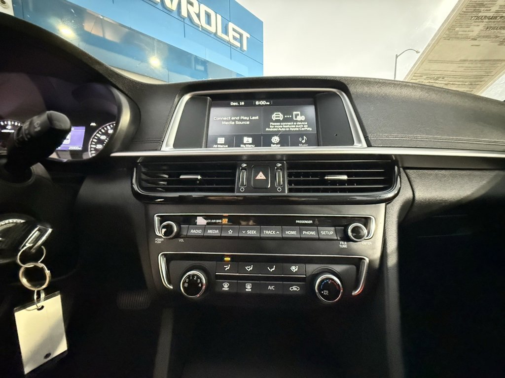 Used 2020 Kia Optima LX image 16