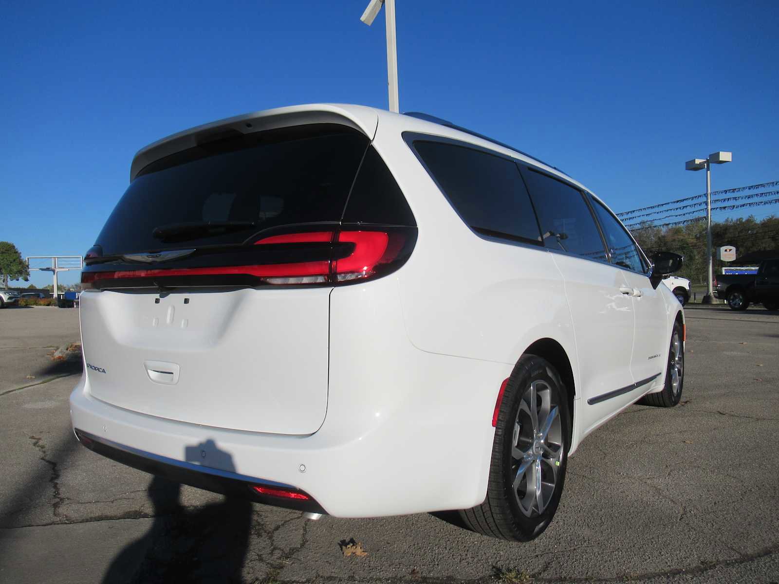 New 2026 Chrysler Pacifica Pinnacle image 9