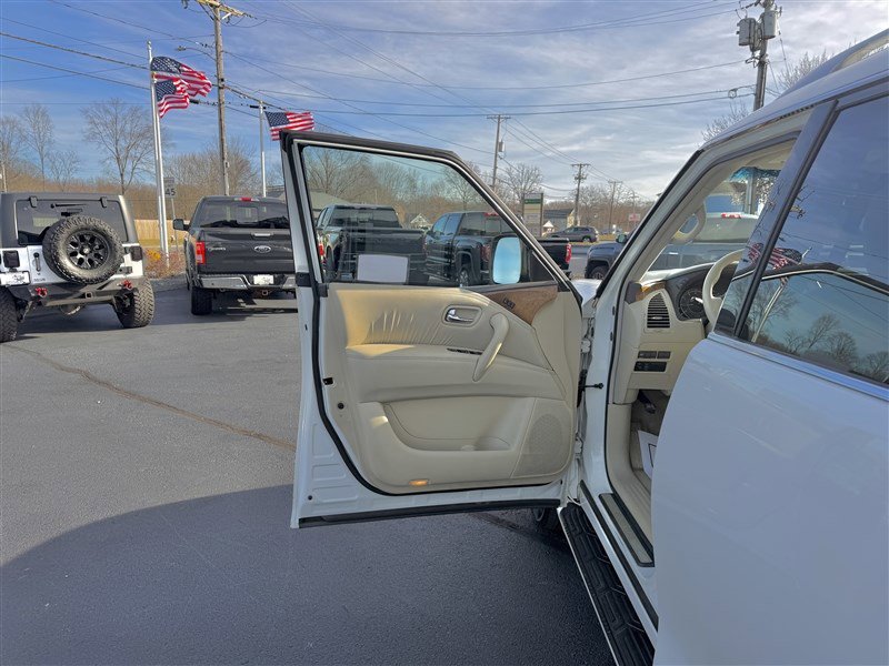 Used 2014 INFINITI QX80 4WD image 7