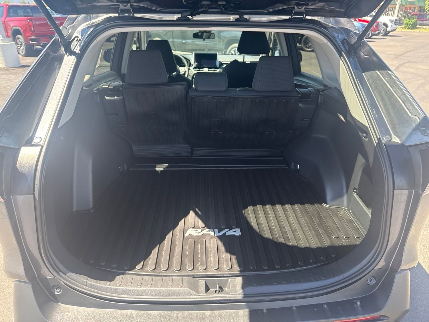 Used 2023 Toyota RAV4 LE AWD/4WD image 15