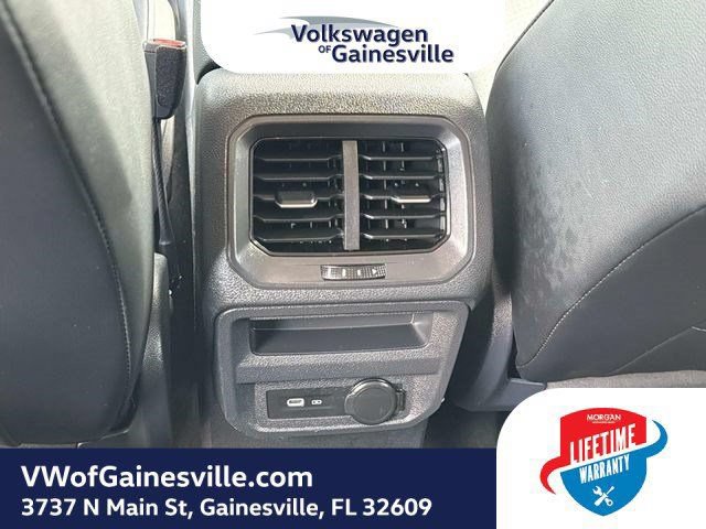 Used 2024 Volkswagen Tiguan SE AWD/4WD image 17