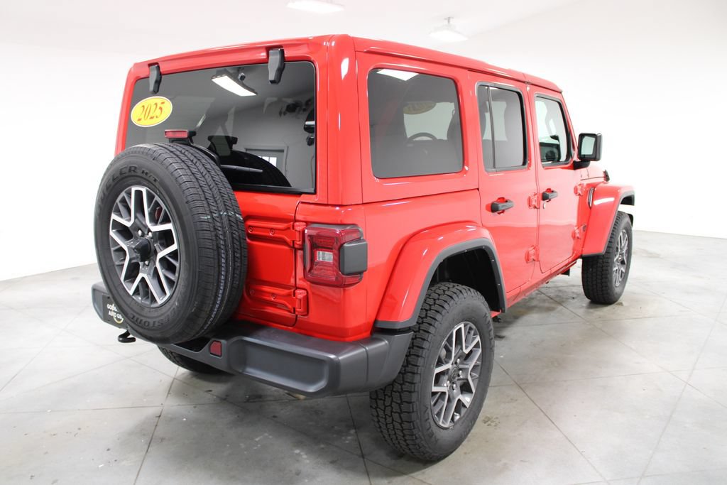 Used 2025 Jeep Wrangler Unlimited Sahara AWD/4WD image 9