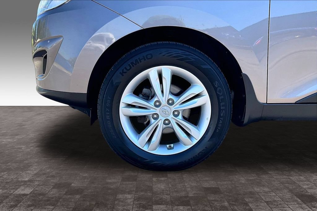 Used 2011 Hyundai Tucson GLS w/ Navigation Pkg 2 FWD image 34