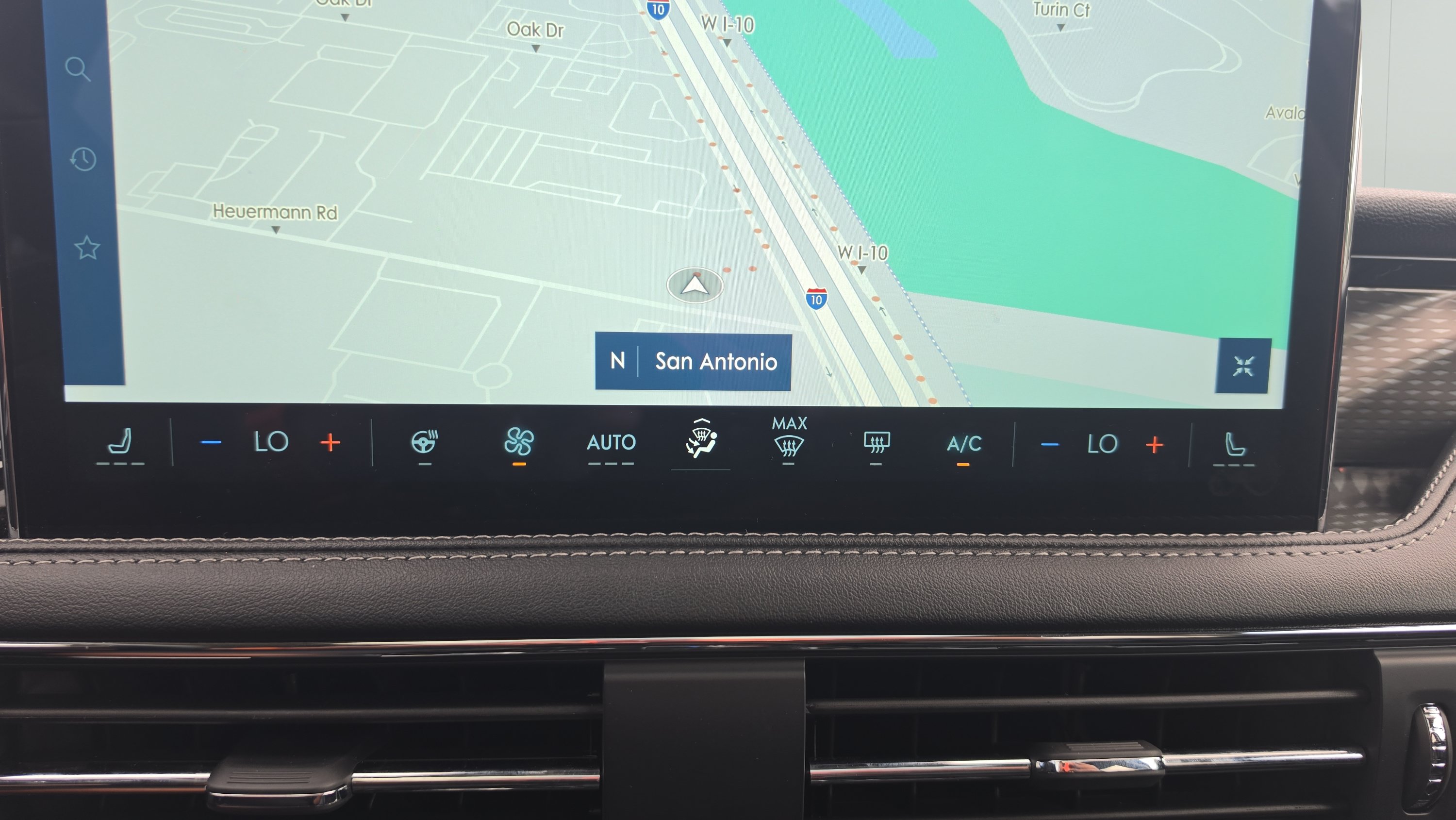 New 2026 Lincoln Corsair Reserve FWD image 17