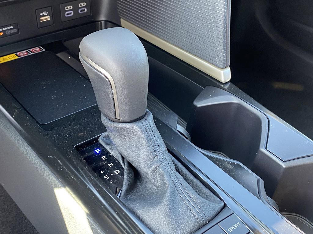 Used 2026 Toyota Camry SE image 12