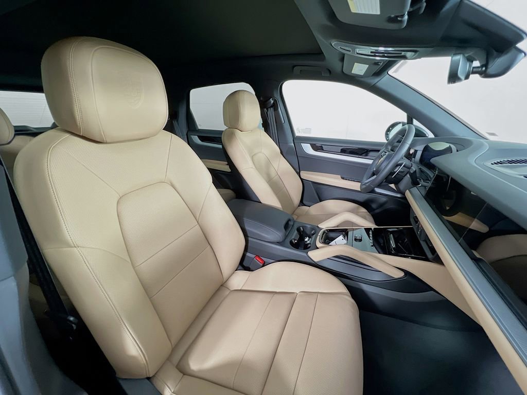 New 2026 Porsche Cayenne image 30