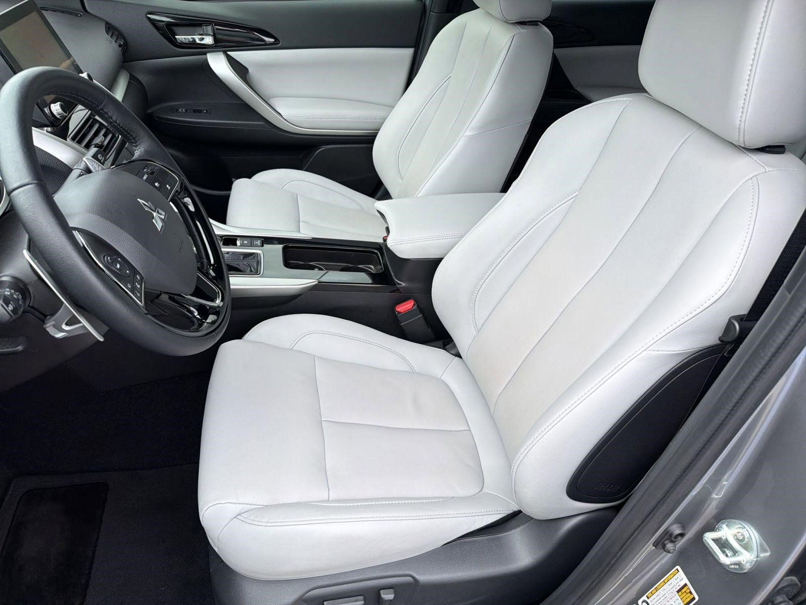 Used 2025 Mitsubishi Eclipse Cross Black Edition image 5