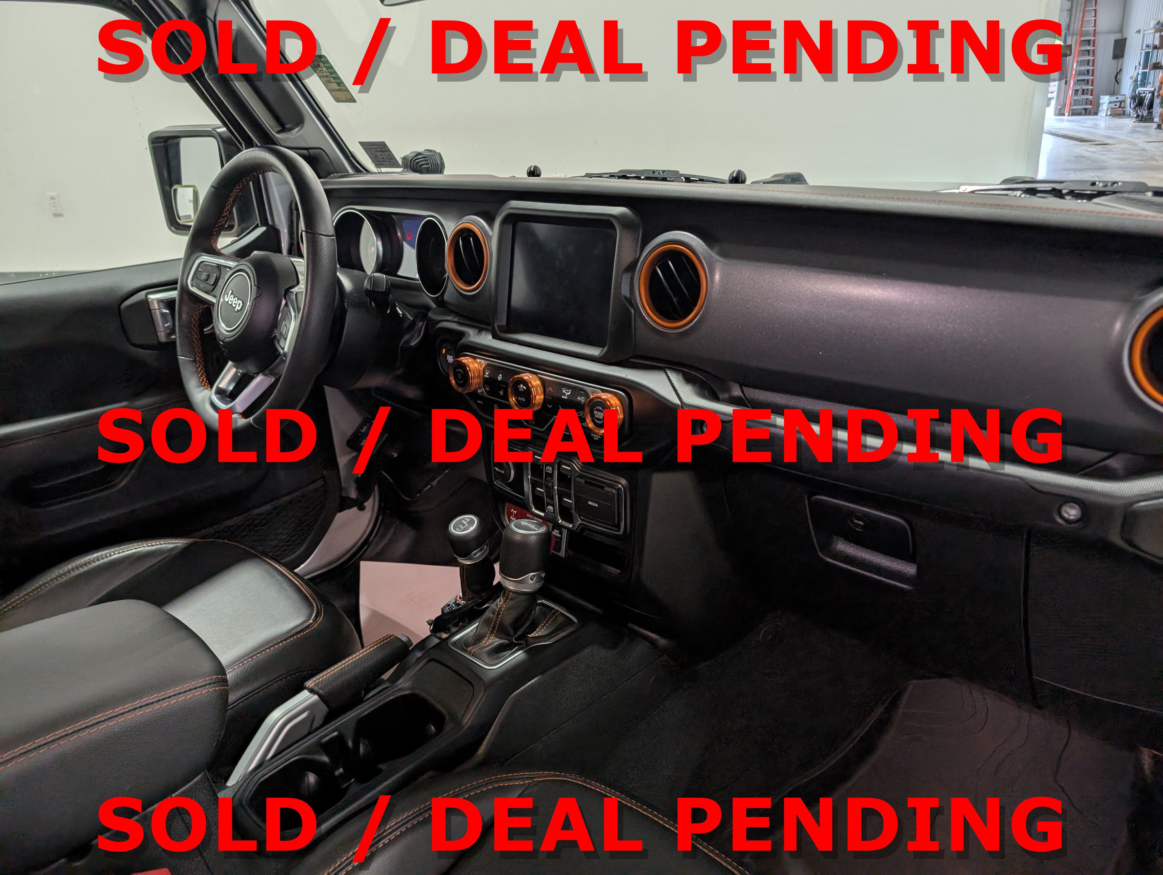 Used 2022 Jeep Gladiator Mojave w/ LED Lighting Group AWD/4WD image 19
